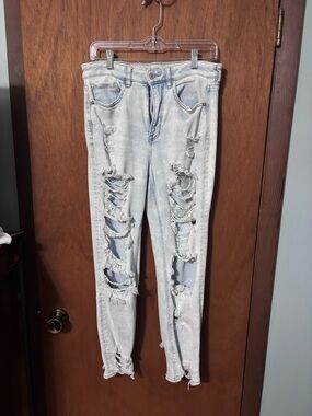 American Eagle Outfitters Light Blue Distressed Skinny Jeans